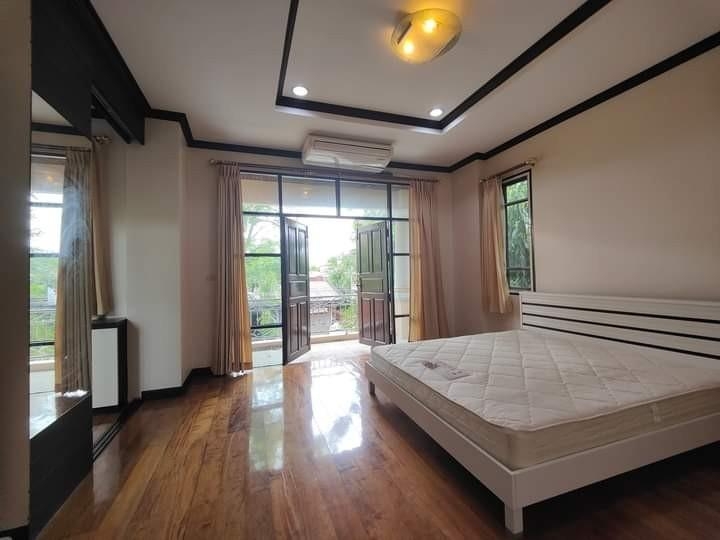 MWW128  House for rent, Soi Ekkamai 10 Intersection 6